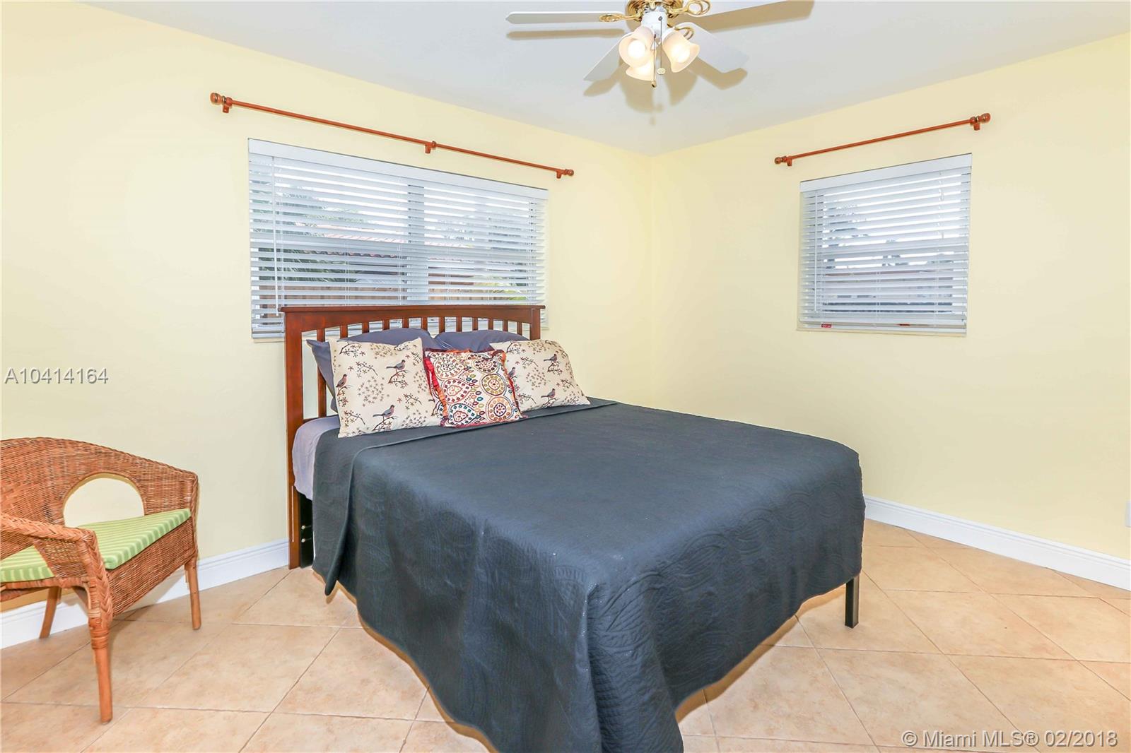 HOLLYWOOD LAKES SEC - Residential