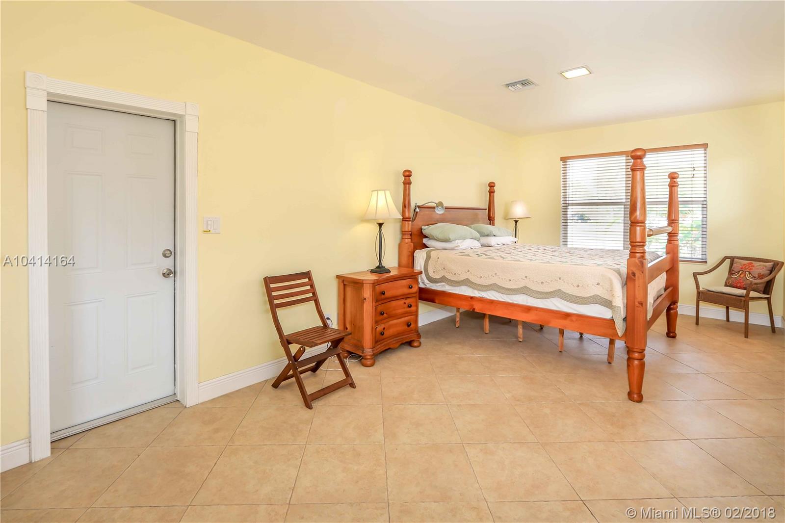 HOLLYWOOD LAKES SEC - Residential