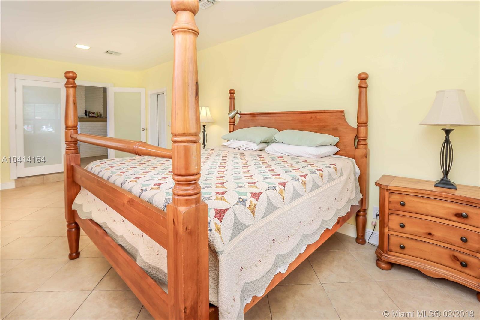 HOLLYWOOD LAKES SEC - Residential