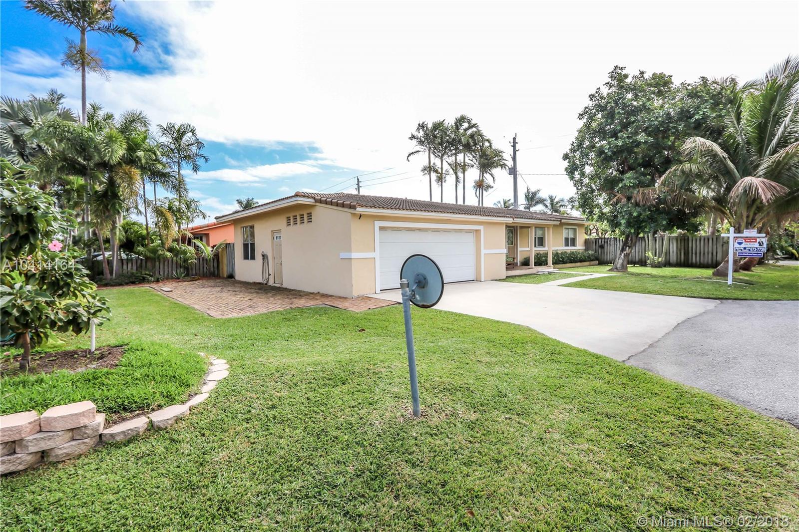 HOLLYWOOD LAKES SEC - Residential