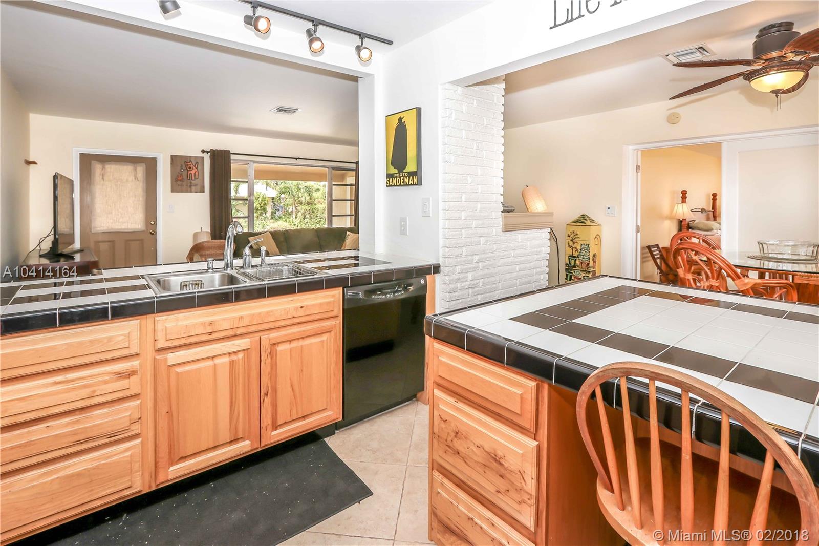 HOLLYWOOD LAKES SEC - Residential