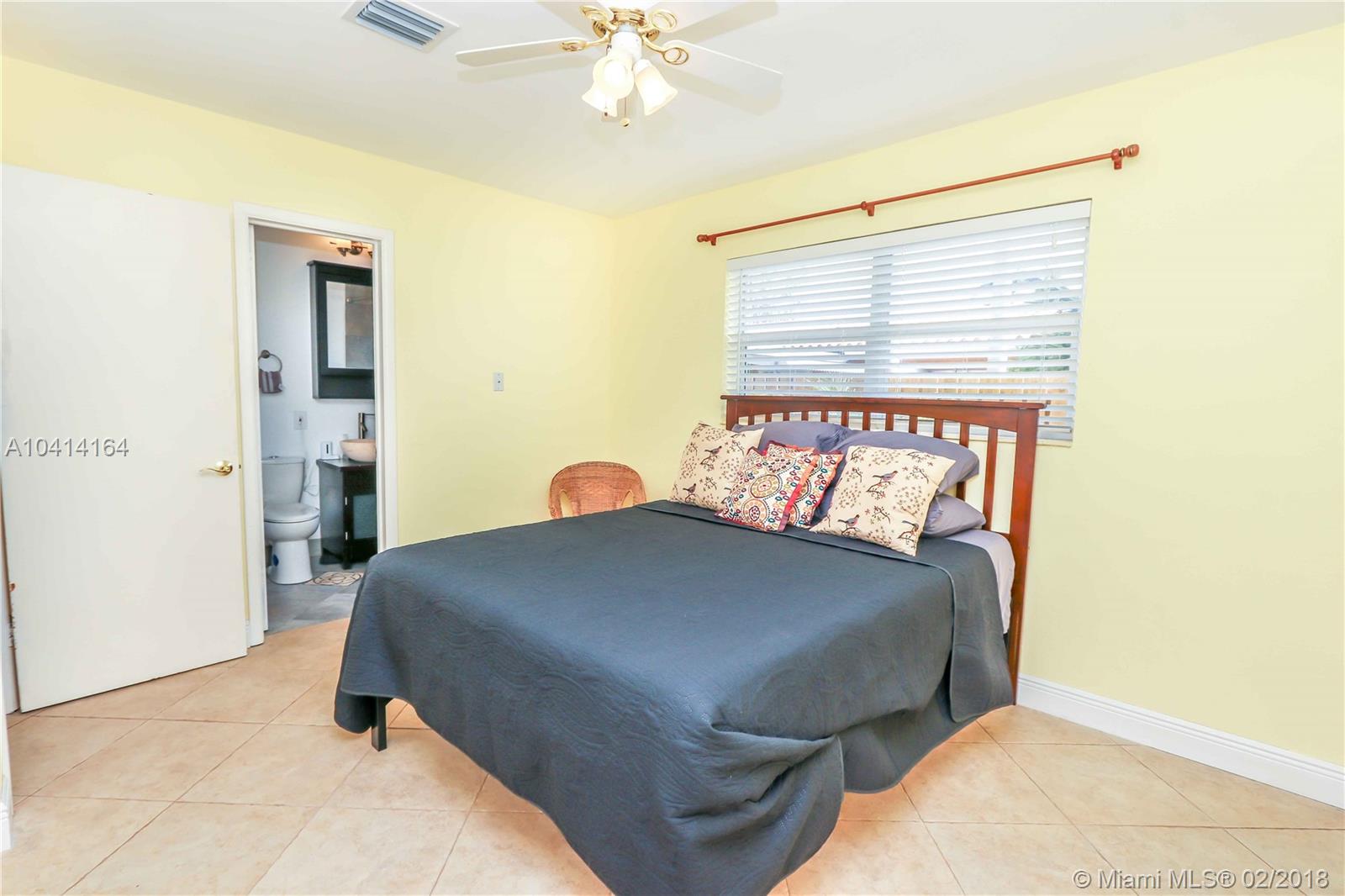 HOLLYWOOD LAKES SEC - Residential