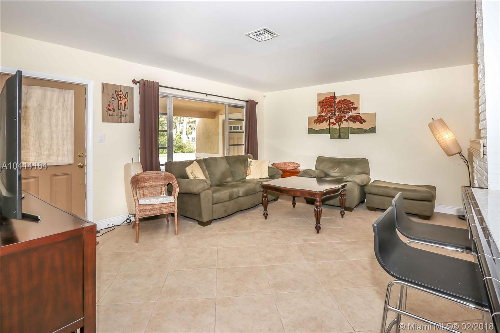 HOLLYWOOD LAKES SEC - Residential