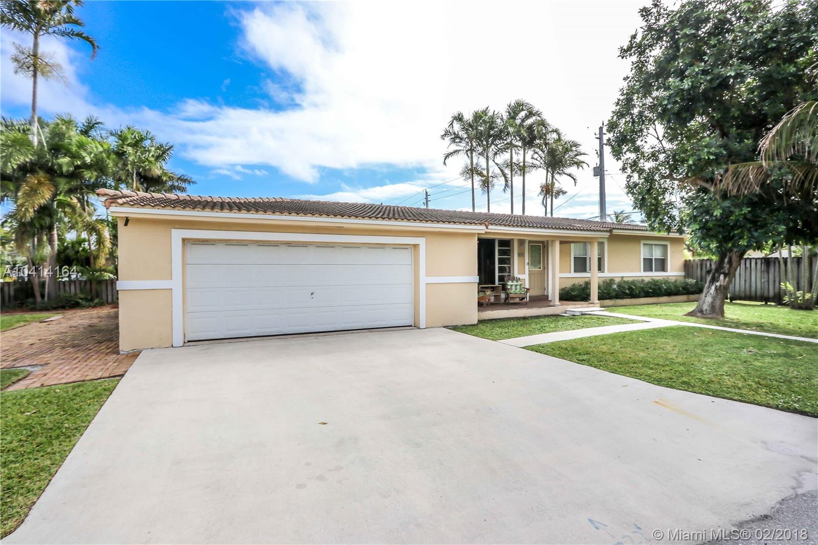 HOLLYWOOD LAKES SEC - Residential