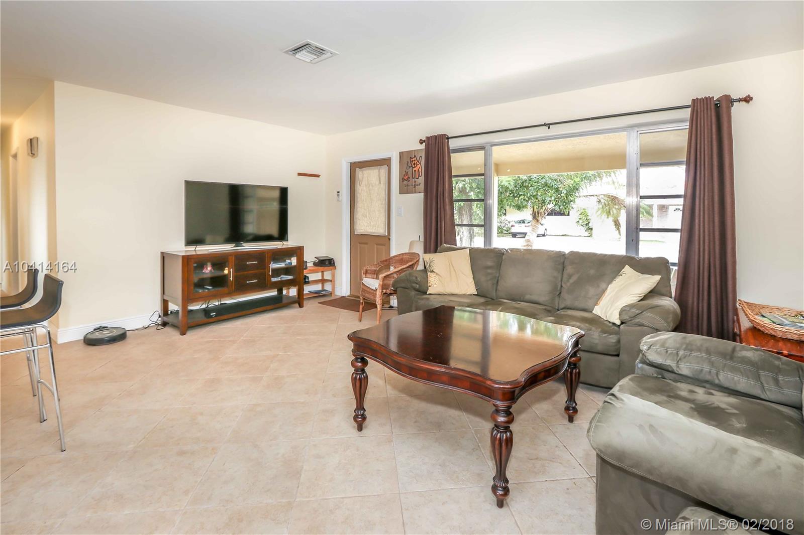 HOLLYWOOD LAKES SEC - Residential