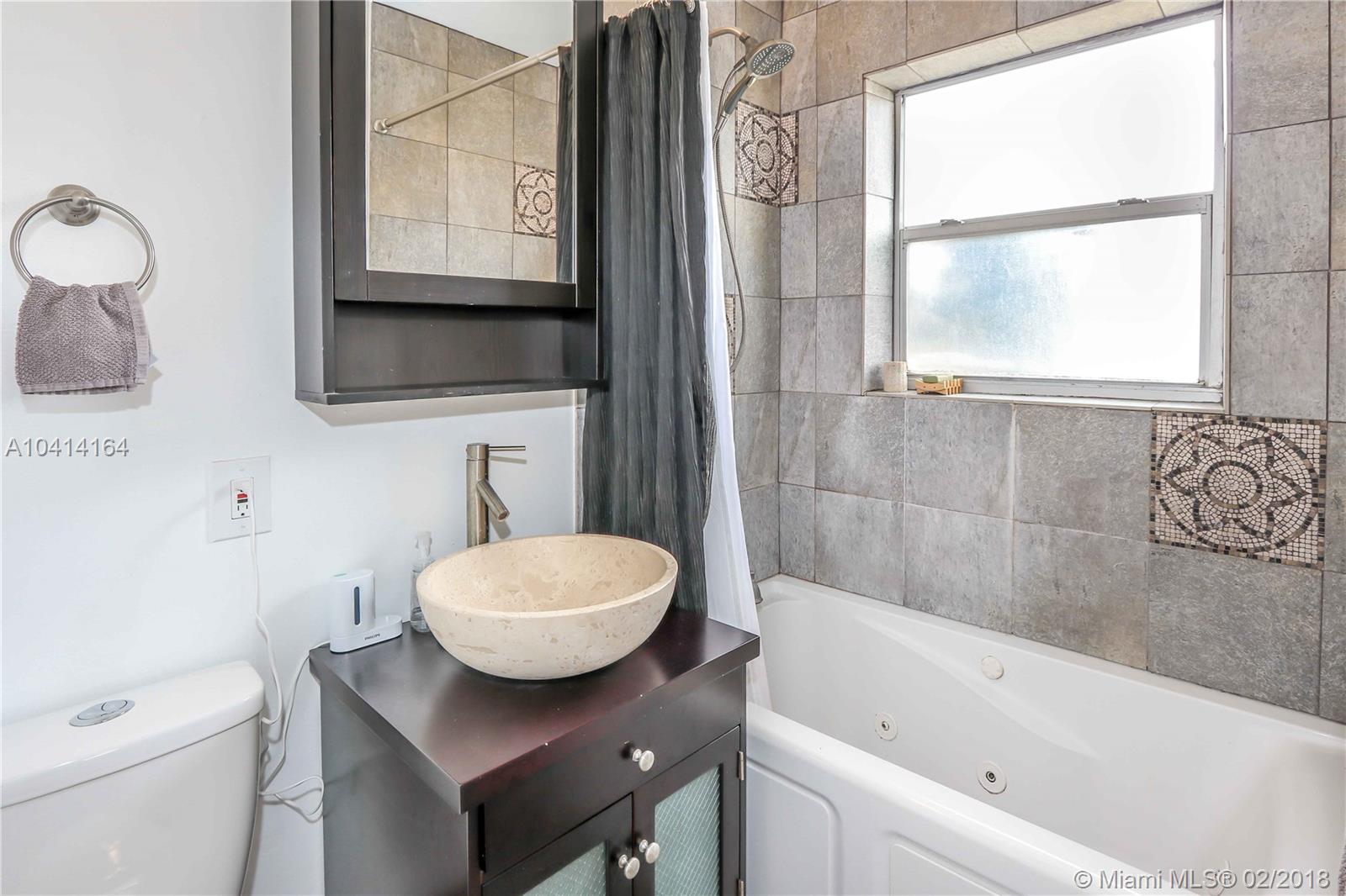 HOLLYWOOD LAKES SEC - Residential