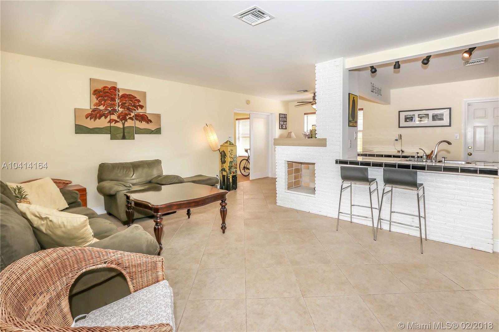 HOLLYWOOD LAKES SEC - Residential