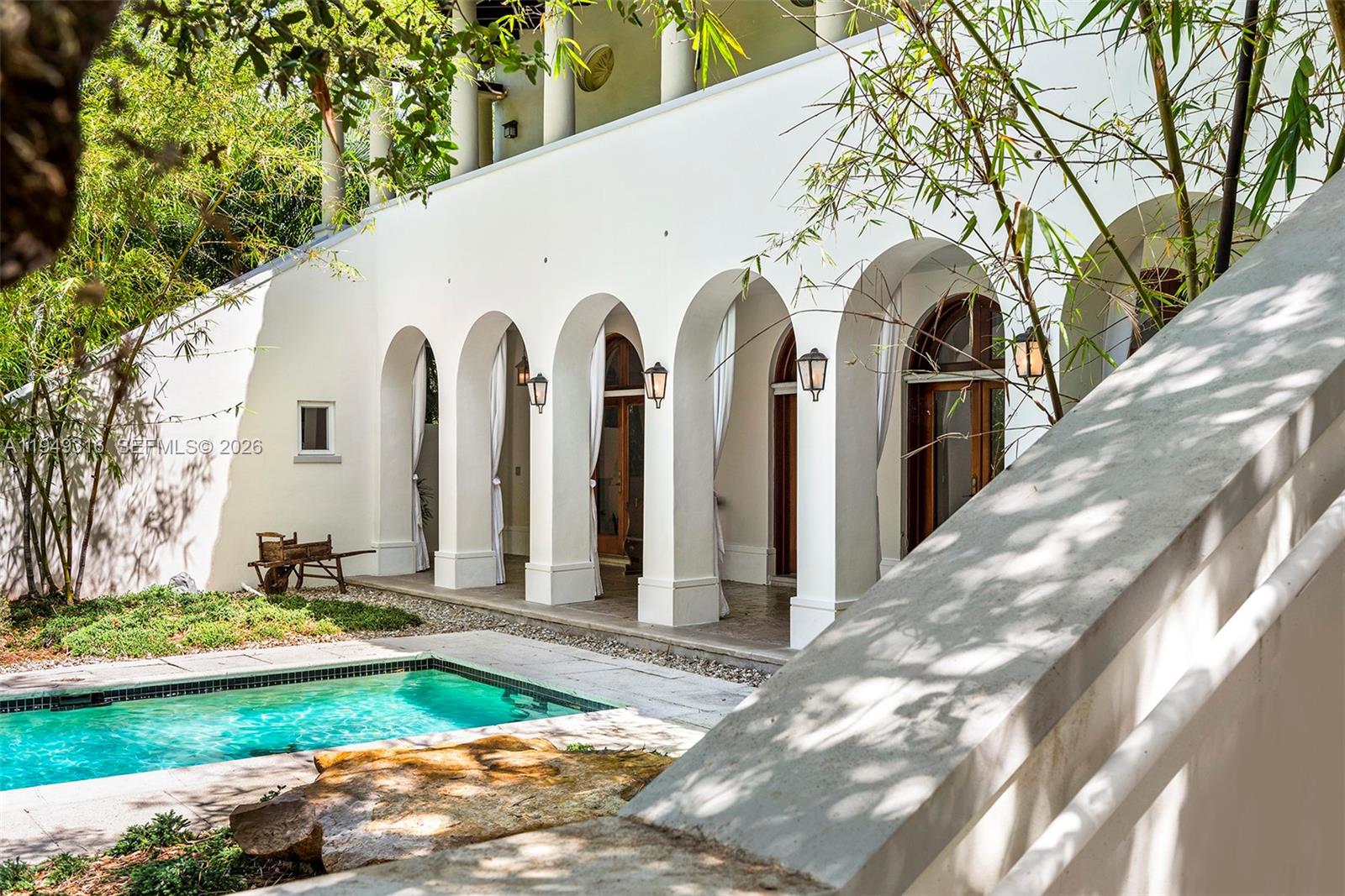 SUNSHINE VISTAS - Residential