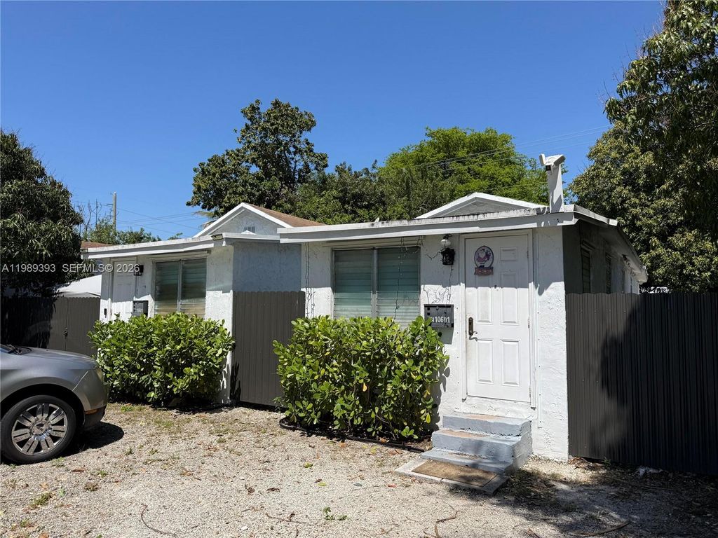 Photo of 10601 SW 173rd St, Miami, FL 33157 (MLS # A11989393)