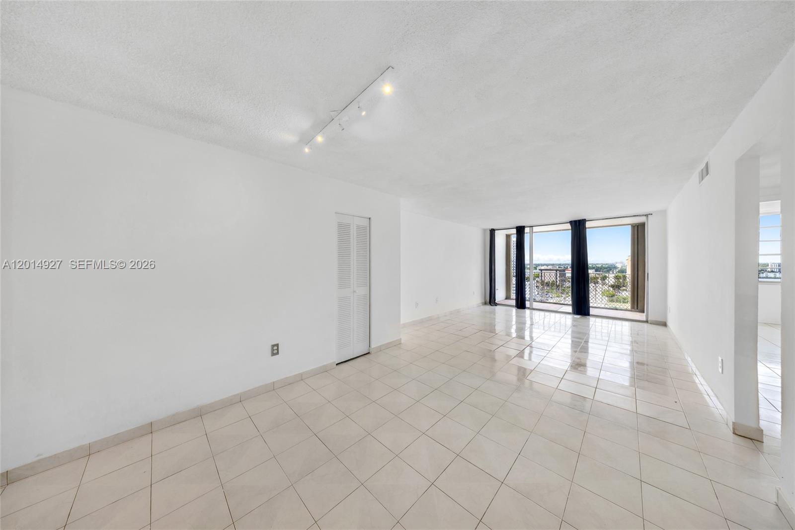 KENNEDY HOUSE CONDO - Residential