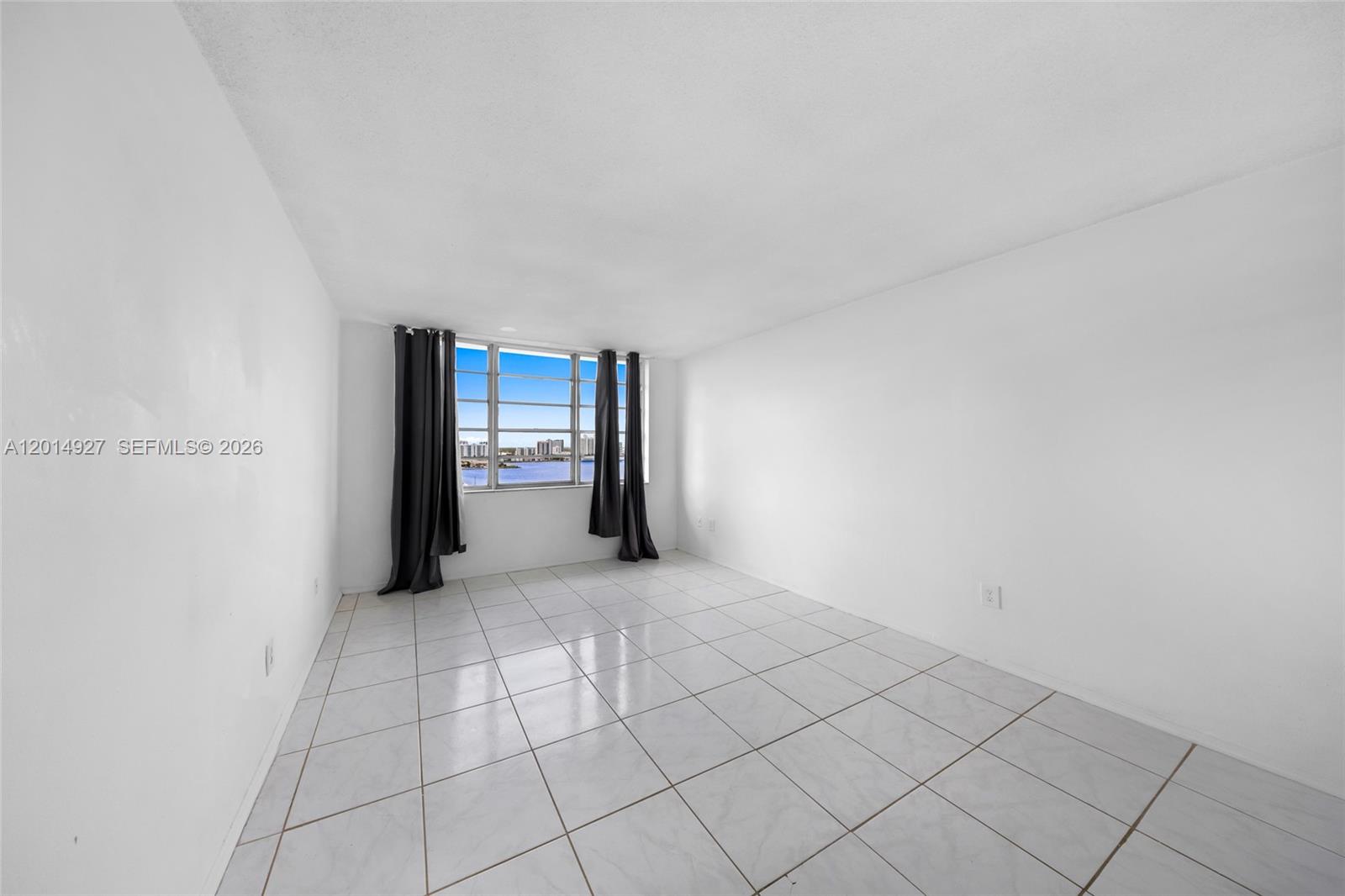 KENNEDY HOUSE CONDO - Residential