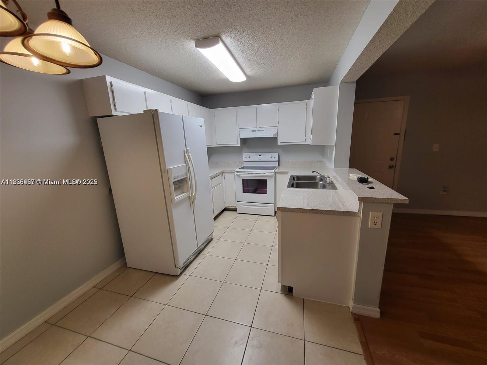 301 Palm Way 205