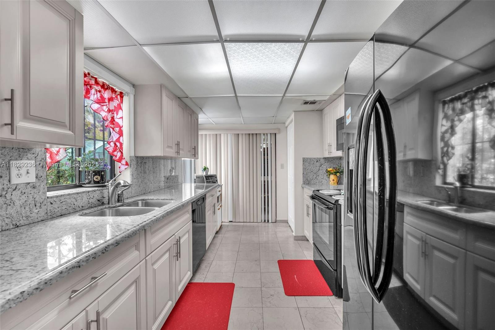 VILLA VENEZIA CONDO PH VI - Residential