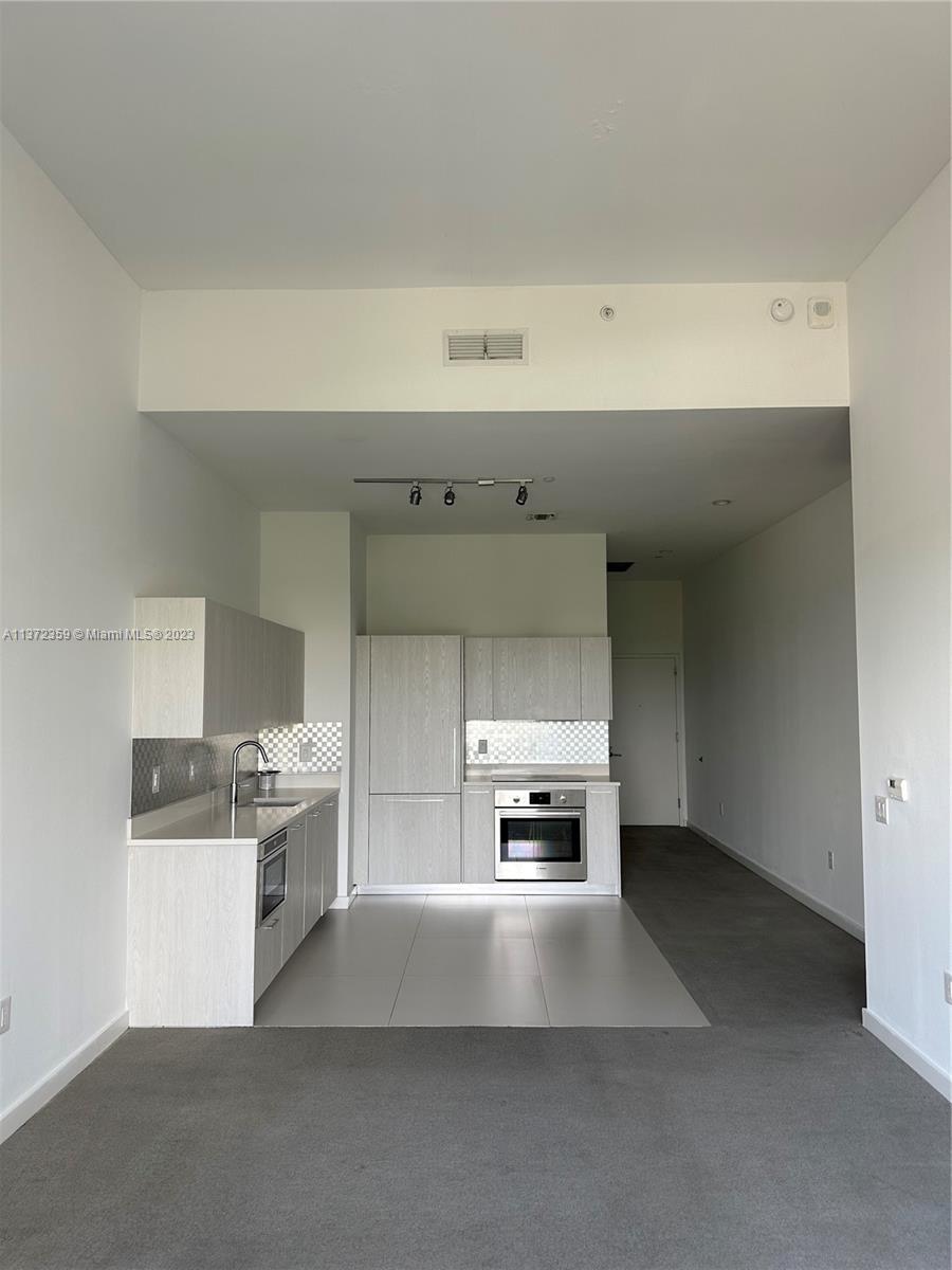 PARAISO BAYVIEWS CONDO - Residential Lease