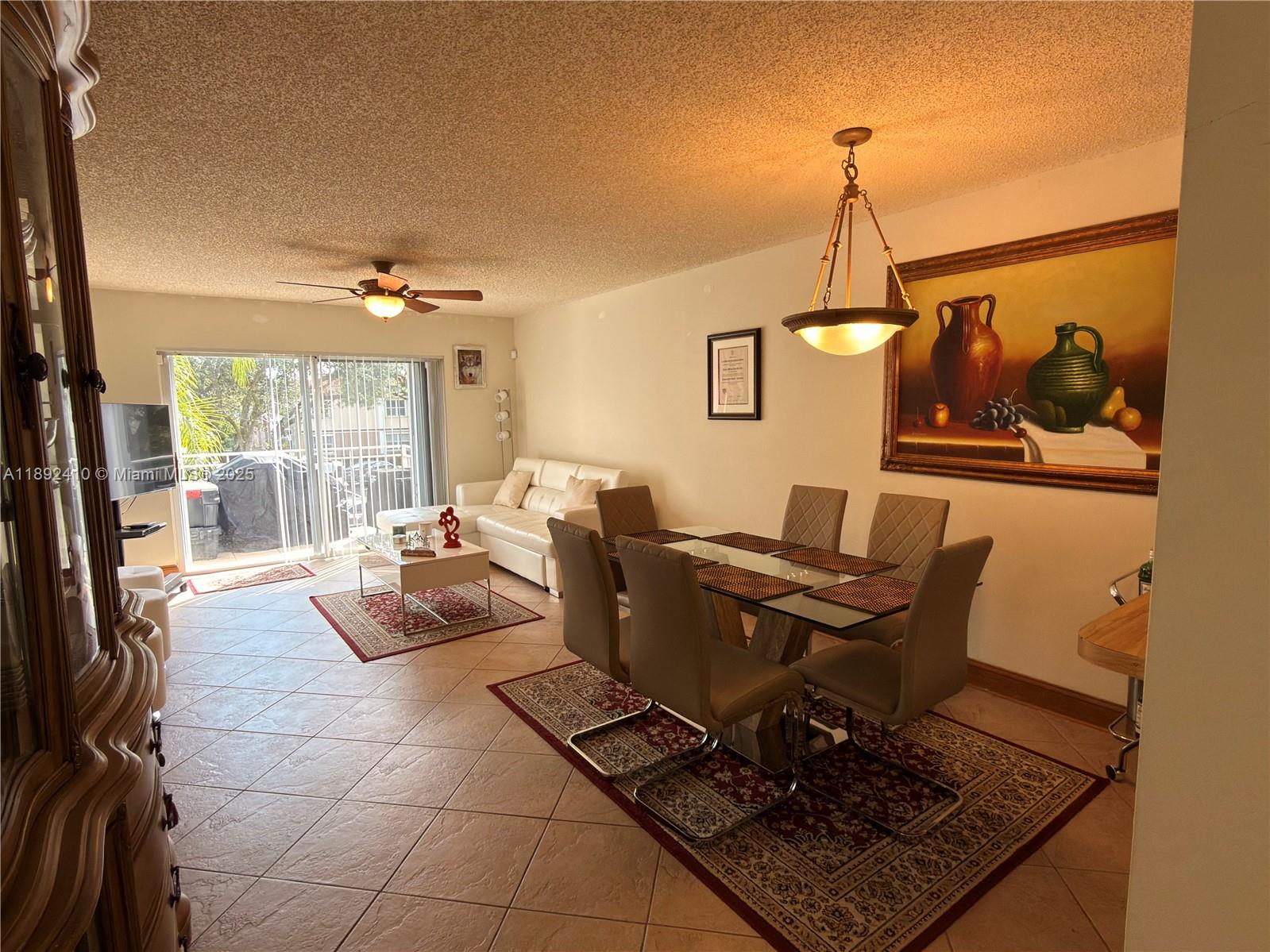 CLUB QUARTERS AT RAINTREE - Residential