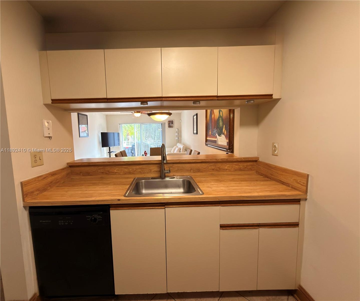 CLUB QUARTERS AT RAINTREE - Residential