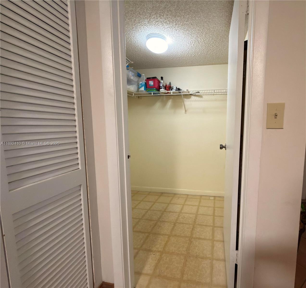 CLUB QUARTERS AT RAINTREE - Residential