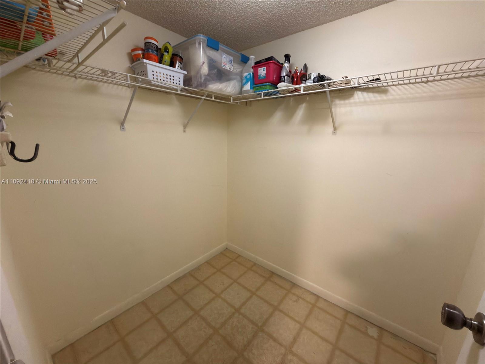 CLUB QUARTERS AT RAINTREE - Residential