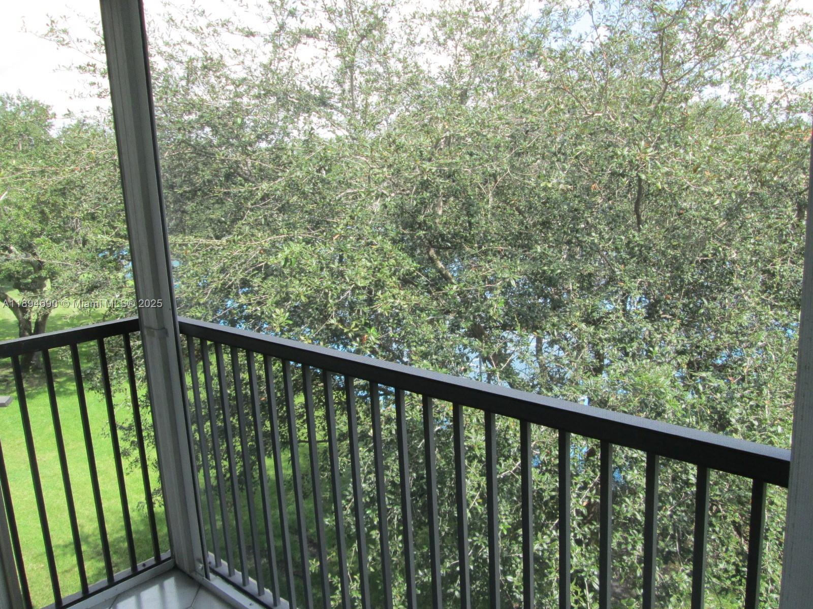 HOLLYBROOK GOLF AND - Residential