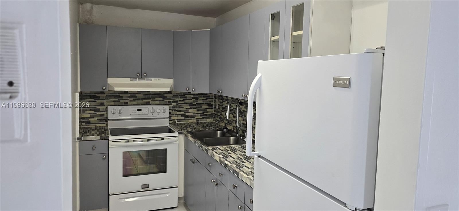 SUNSET VILLAS NO 3 CONDO - Residential Lease