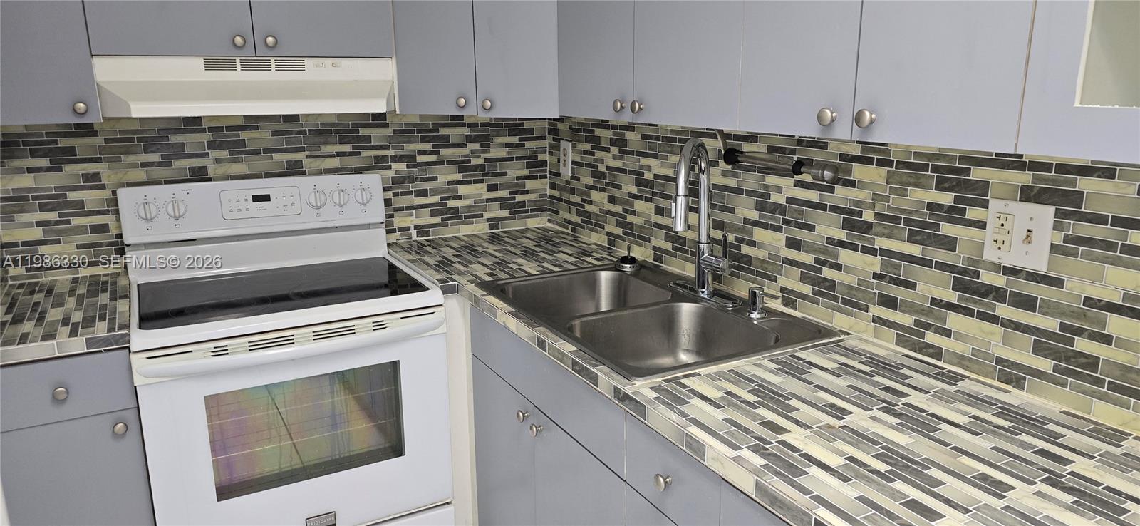 SUNSET VILLAS NO 3 CONDO - Residential Lease