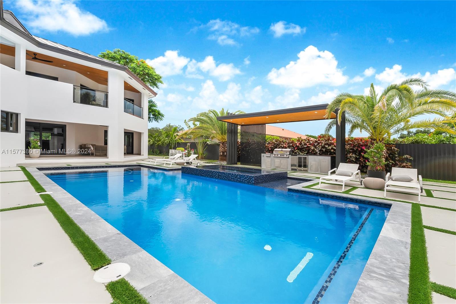 NUTMEG ESTATES - Residential