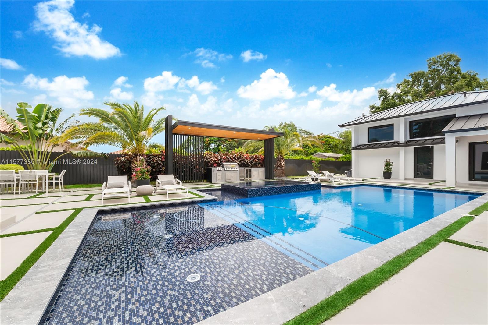 NUTMEG ESTATES - Residential