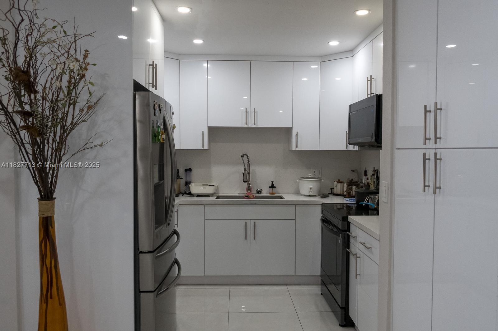 MOSERS ADDN TO HIALEAH - Residential