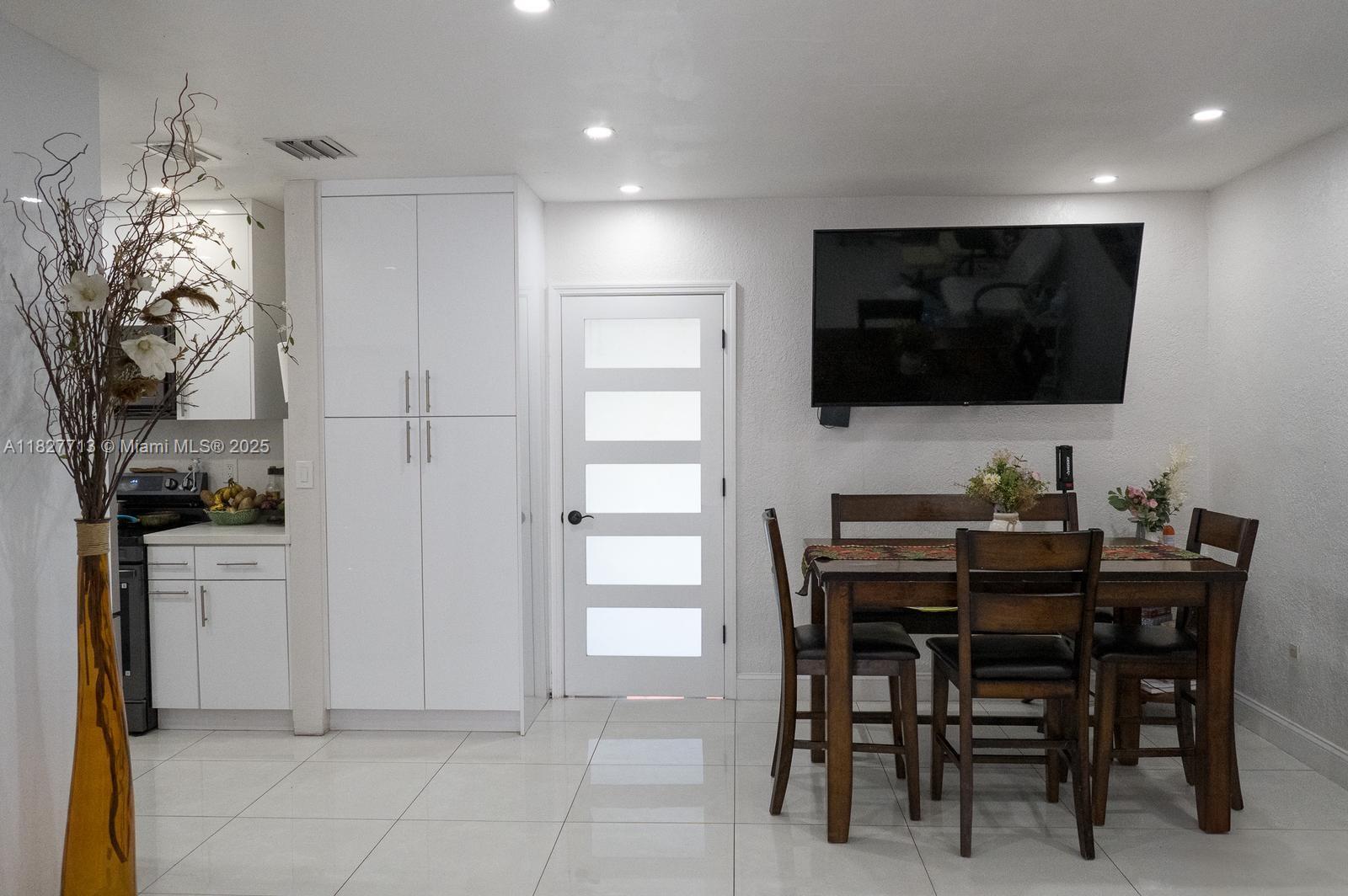 MOSERS ADDN TO HIALEAH - Residential