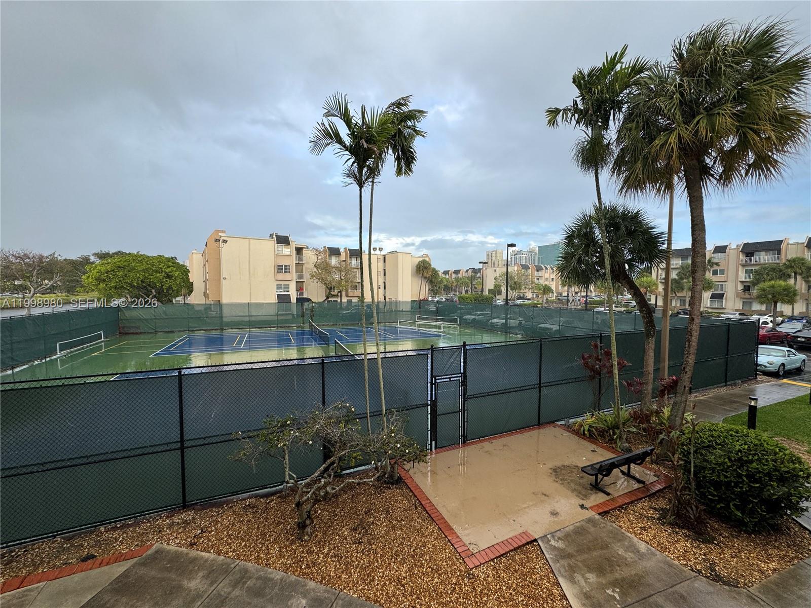 KINGS CREEK SO CONDO - Residential