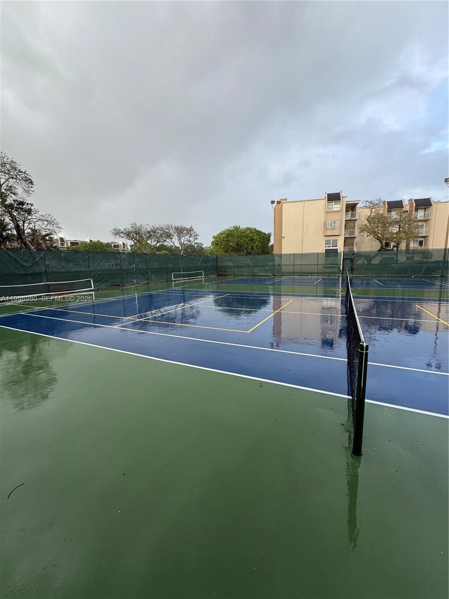 KINGS CREEK SO CONDO - Residential
