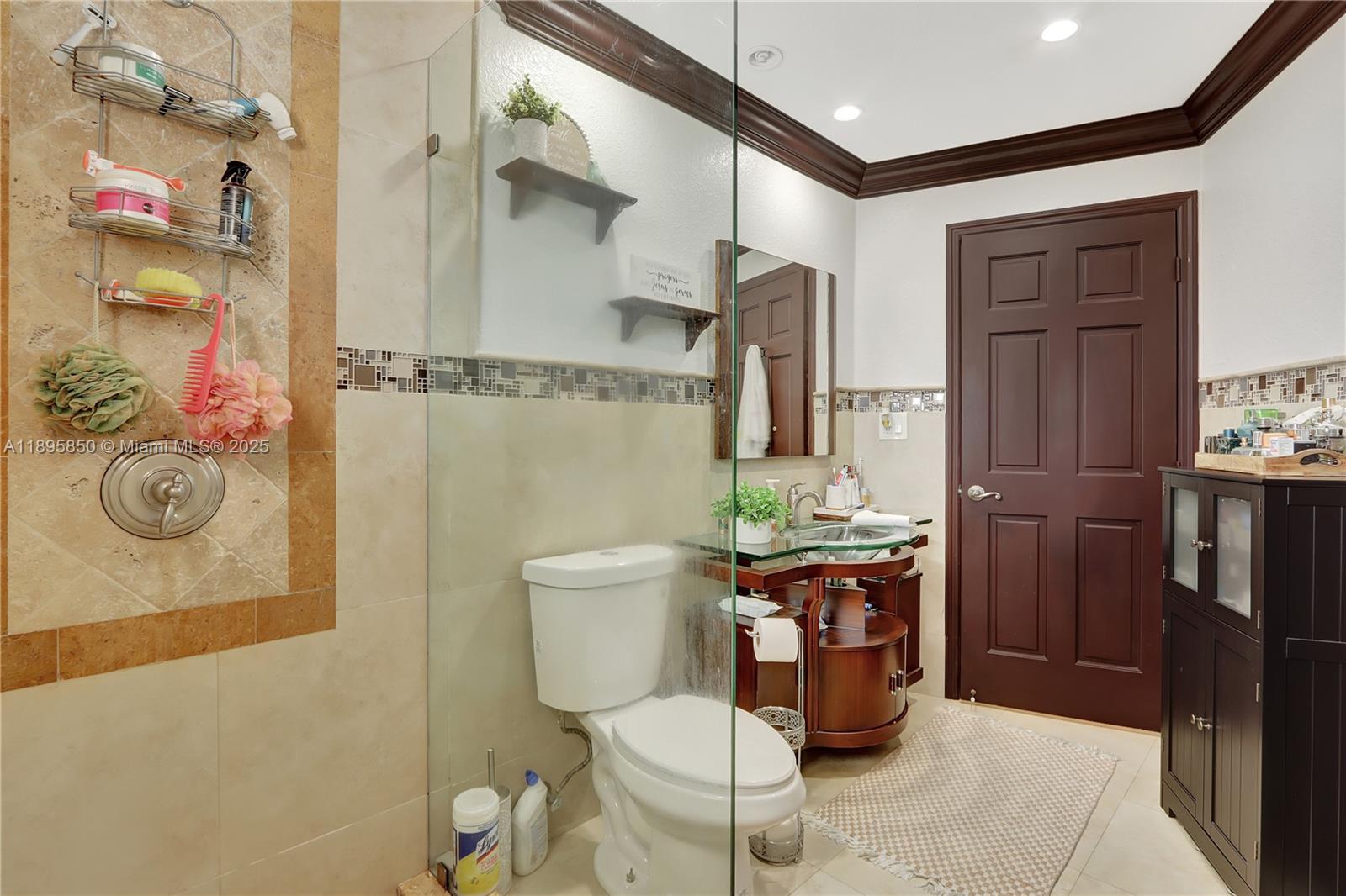 VENETIAN ACRES - Residential Income