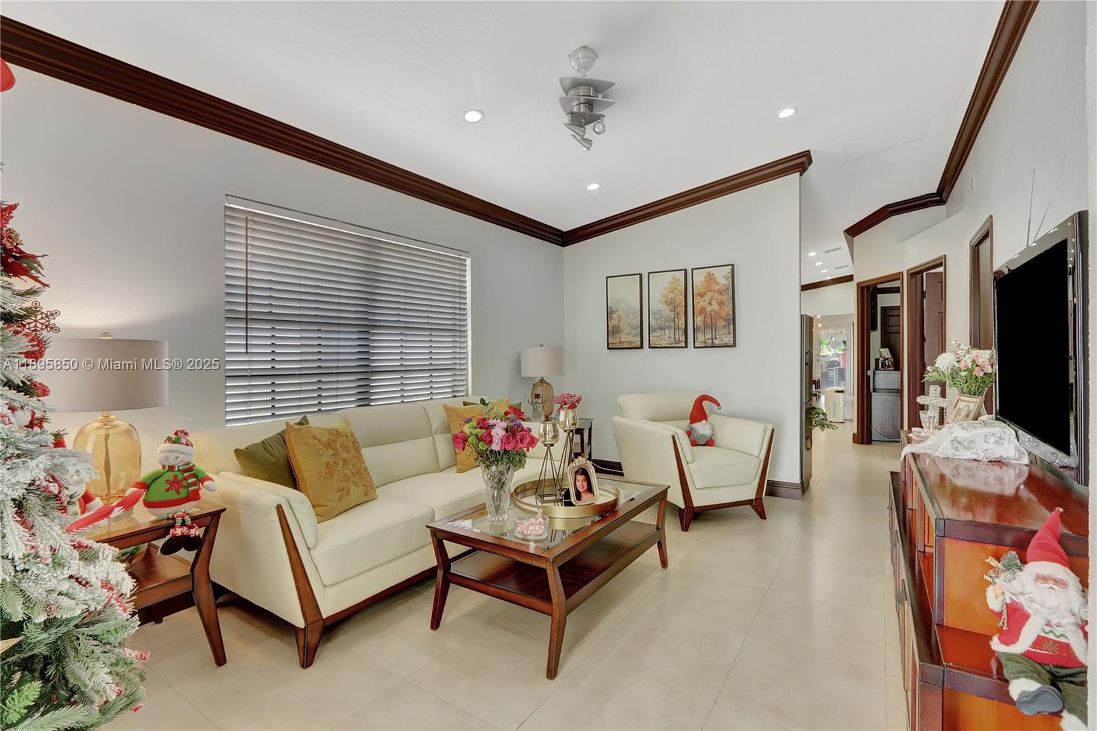 VENETIAN ACRES - Residential Income