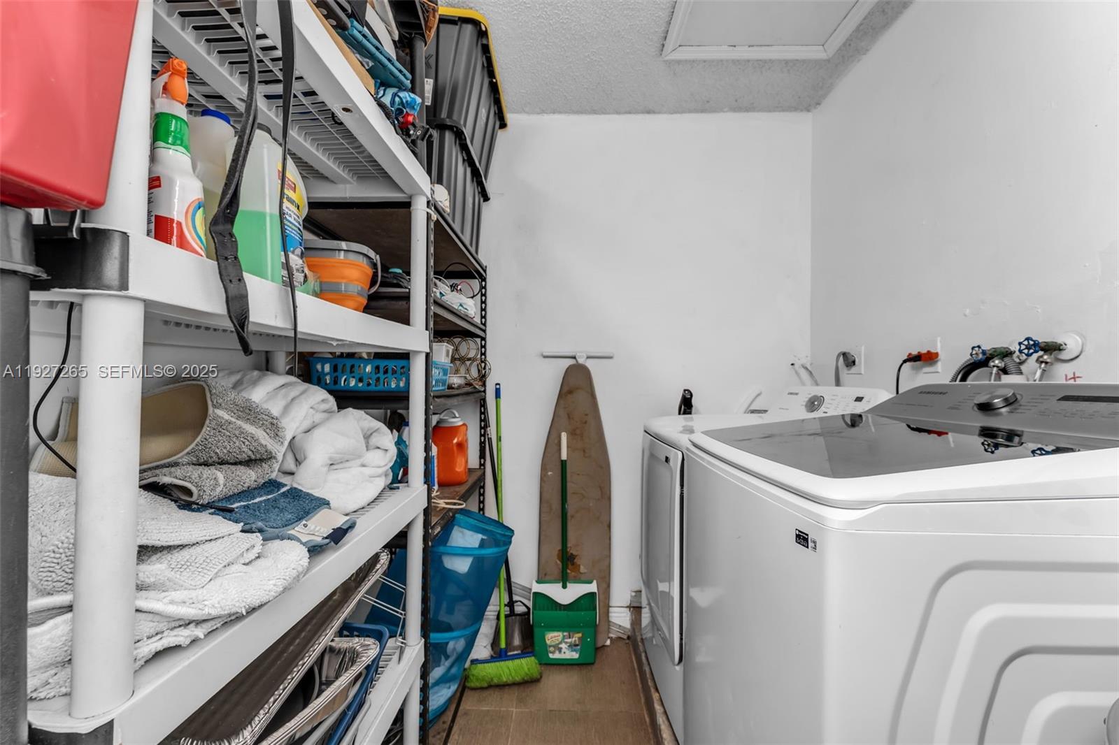 LAKES OF THE MEADOW SEC 4 - Residential