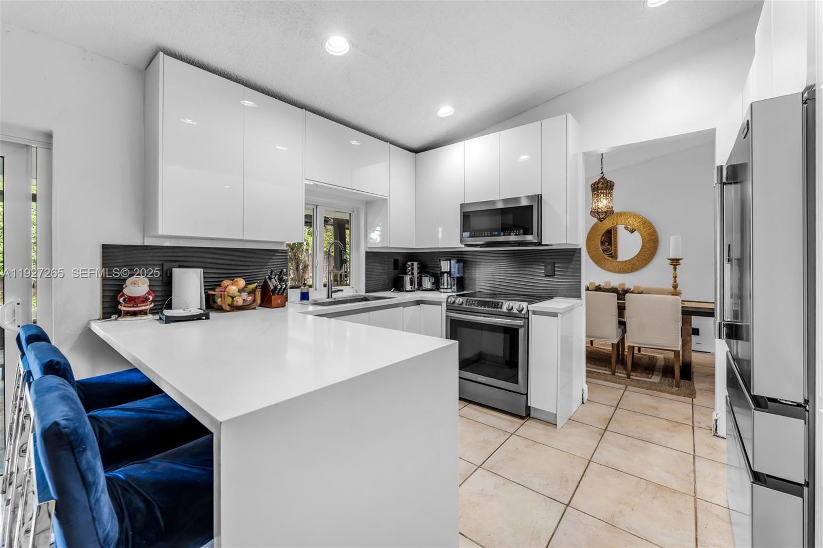 LAKES OF THE MEADOW SEC 4 - Residential