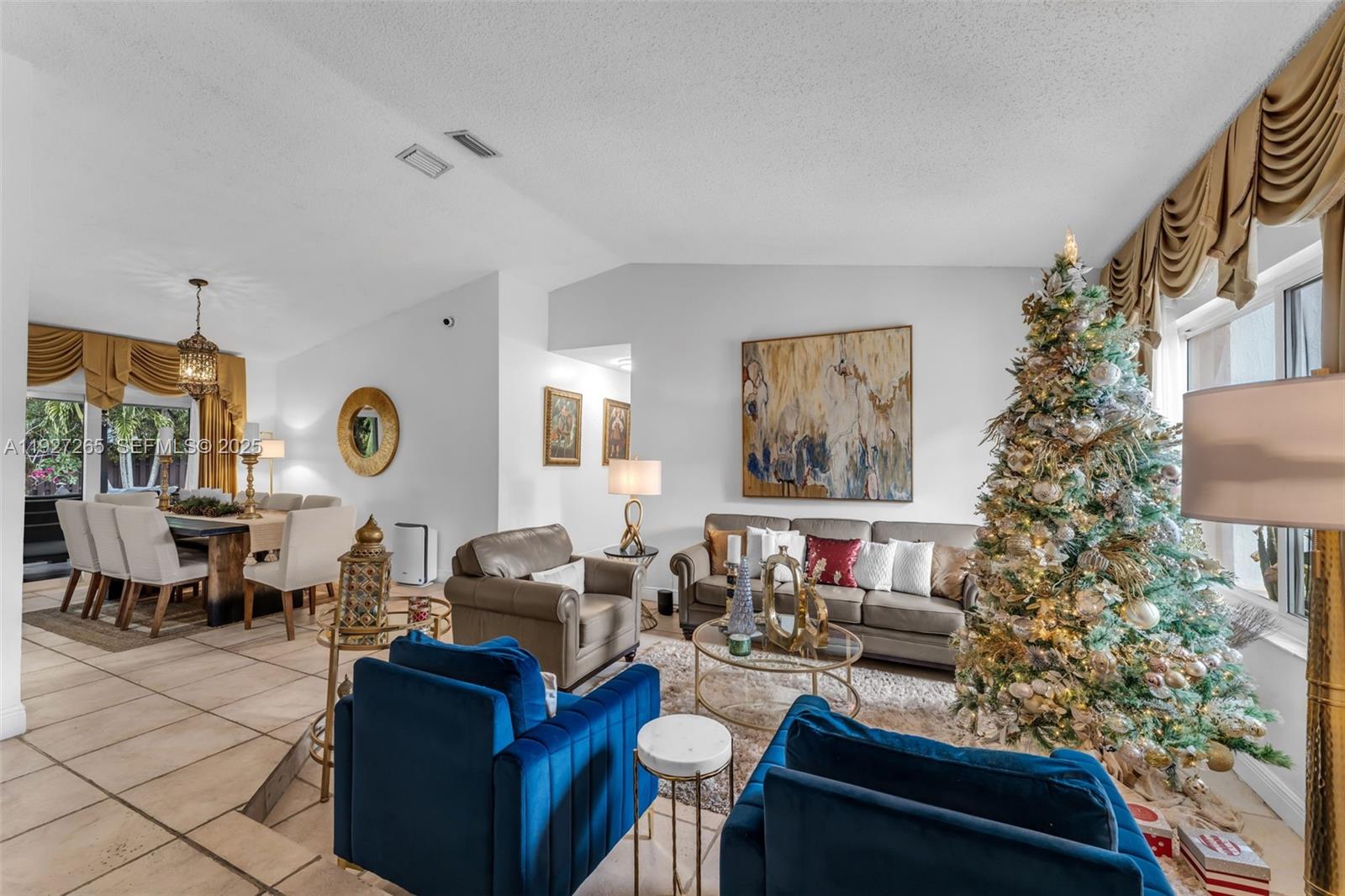 LAKES OF THE MEADOW SEC 4 - Residential