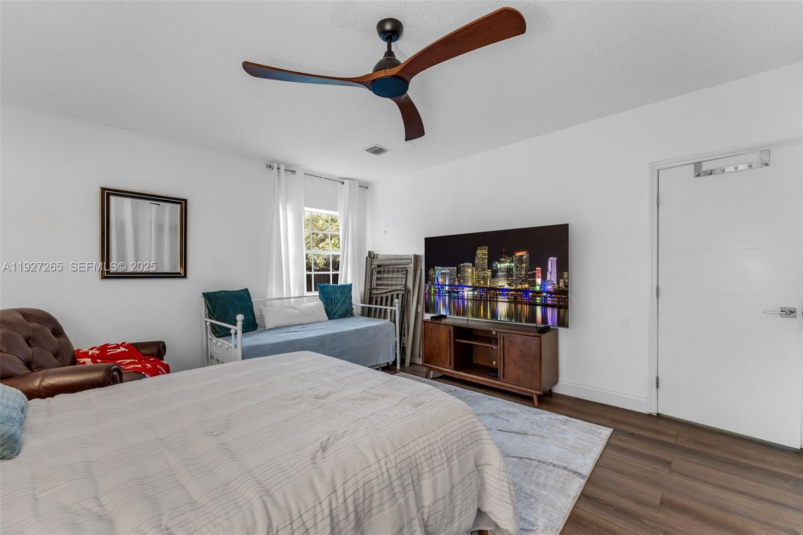 LAKES OF THE MEADOW SEC 4 - Residential