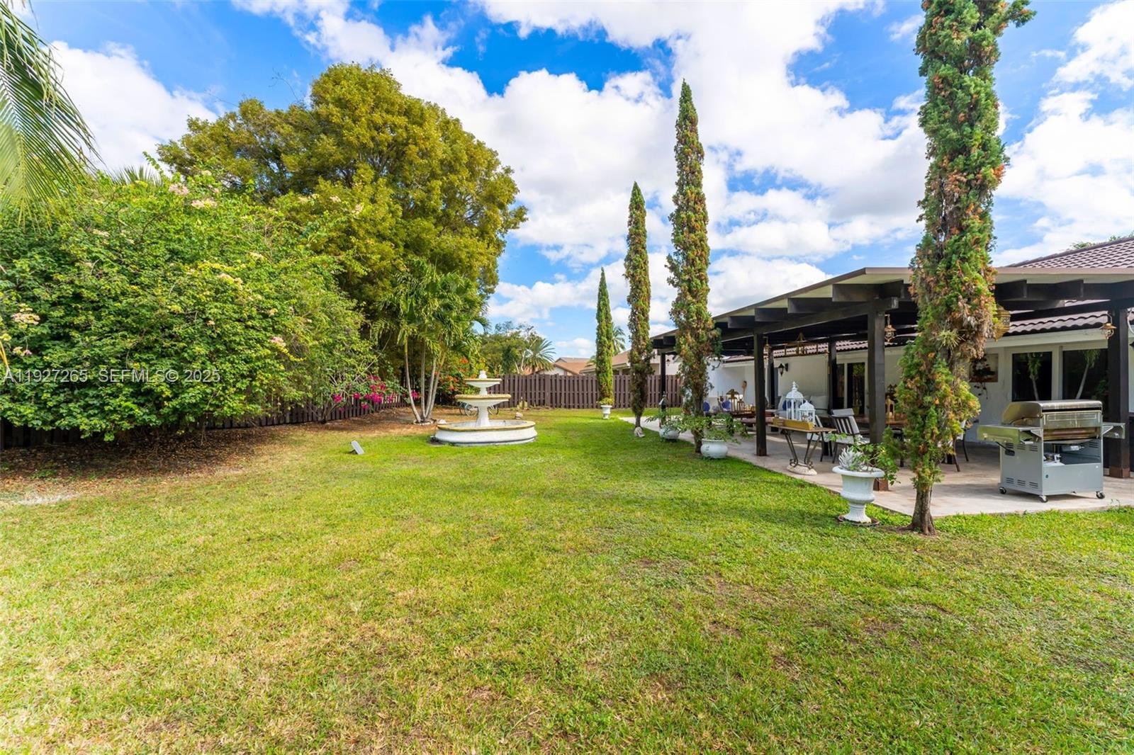 LAKES OF THE MEADOW SEC 4 - Residential