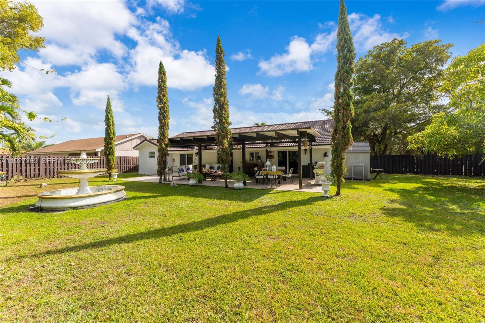 LAKES OF THE MEADOW SEC 4 - Residential