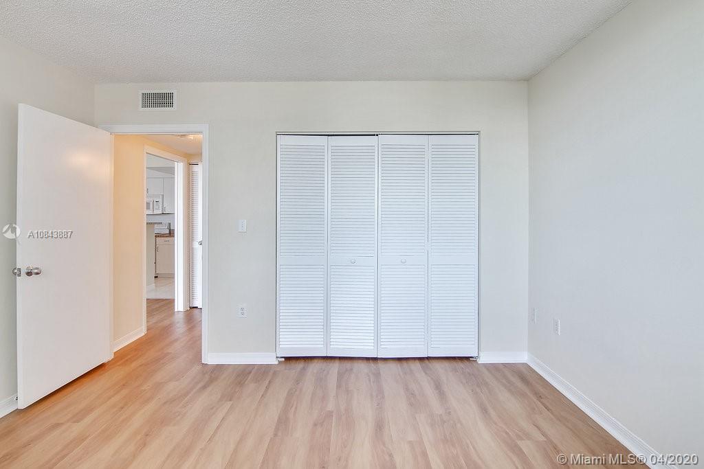 Yacht Club Brickell - Residential Lease