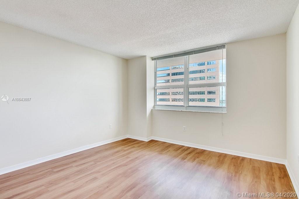 Yacht Club Brickell - Residential Lease