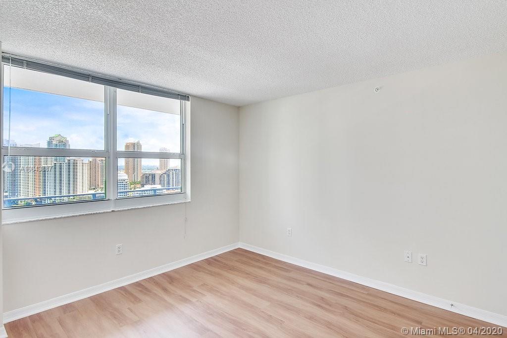 Yacht Club Brickell - Residential Lease