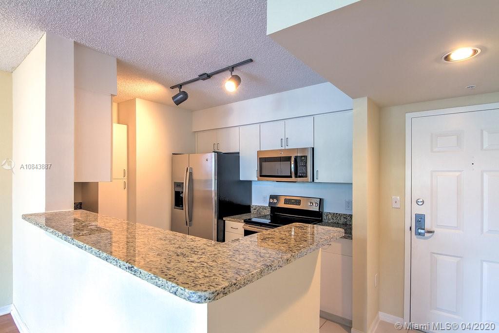 Yacht Club Brickell - Residential Lease