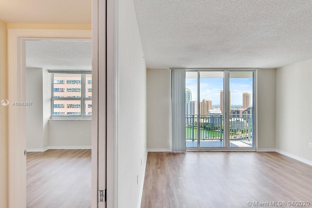 Yacht Club Brickell - Residential Lease