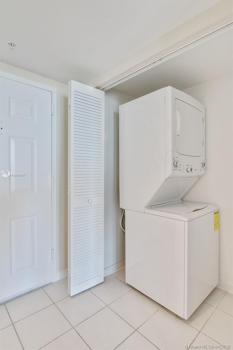 Yacht Club Brickell - Residential Lease