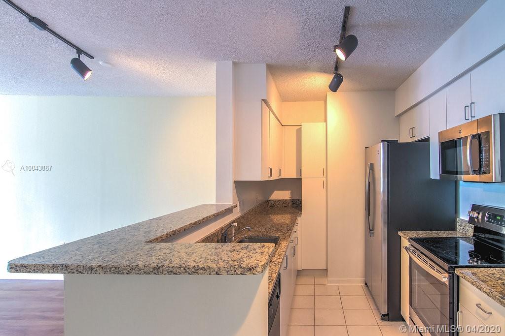 Yacht Club Brickell - Residential Lease