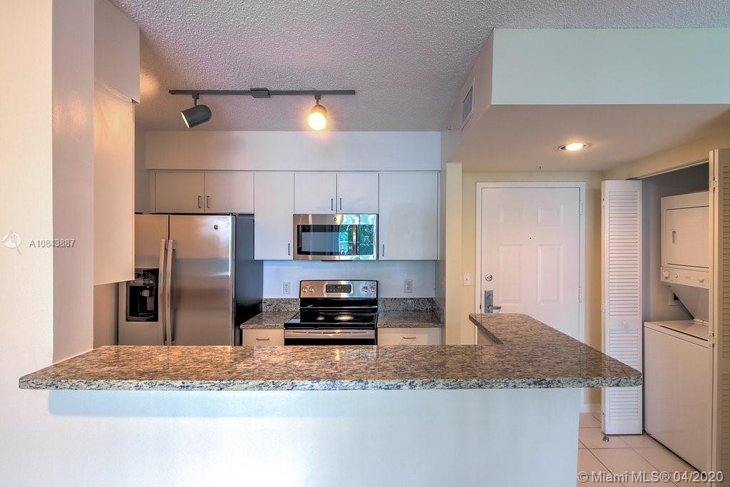 Yacht Club Brickell - Residential Lease