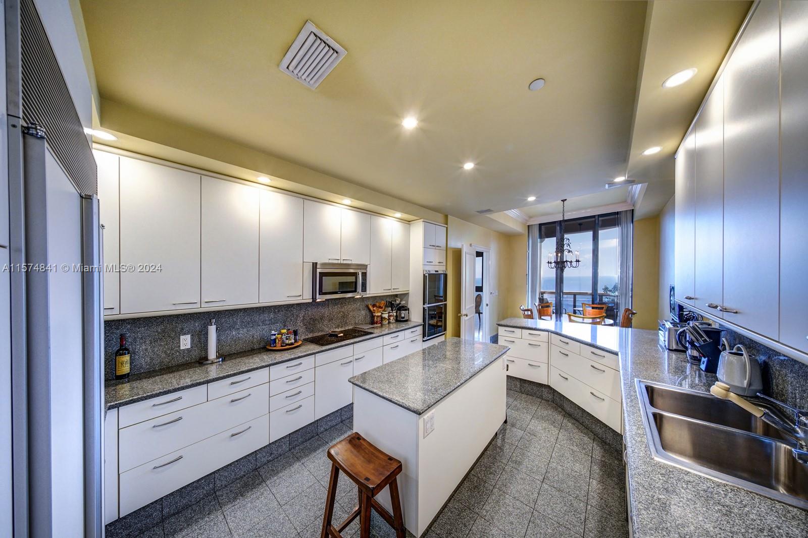 BAL HARBOUR TOWER CONDO - Residential