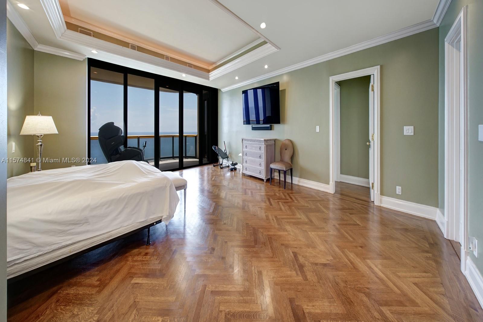 BAL HARBOUR TOWER CONDO - Residential