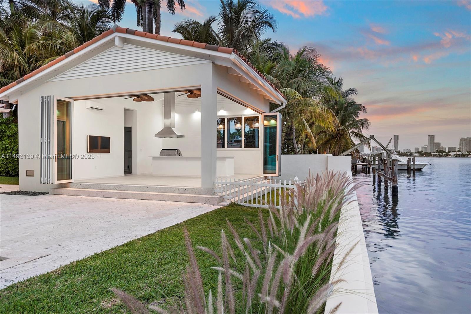 HIBISCUS ISLAND - Residential